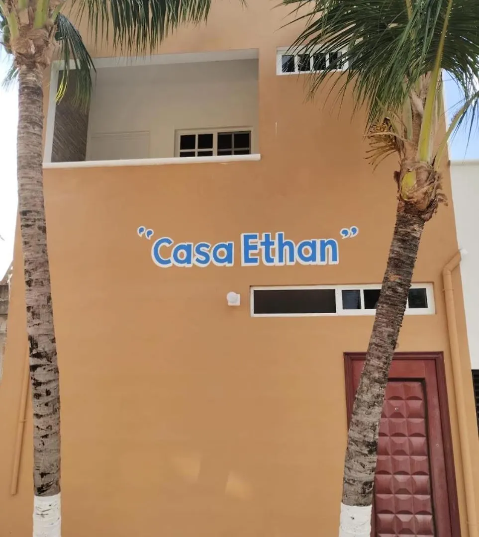 Casa Ethan كوزوميل
